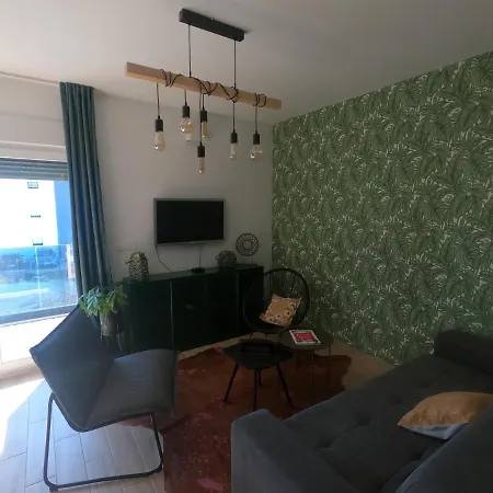 公寓 Karlo 2 *